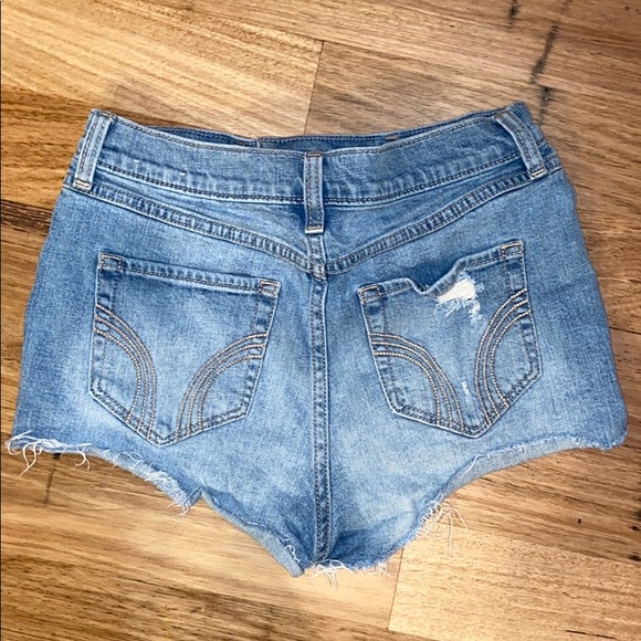 hollister light wash shorts - Picture 2 of 3